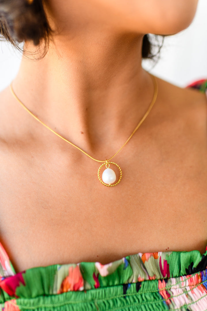 Womens - Center Of The World Pearl Pendant Necklace