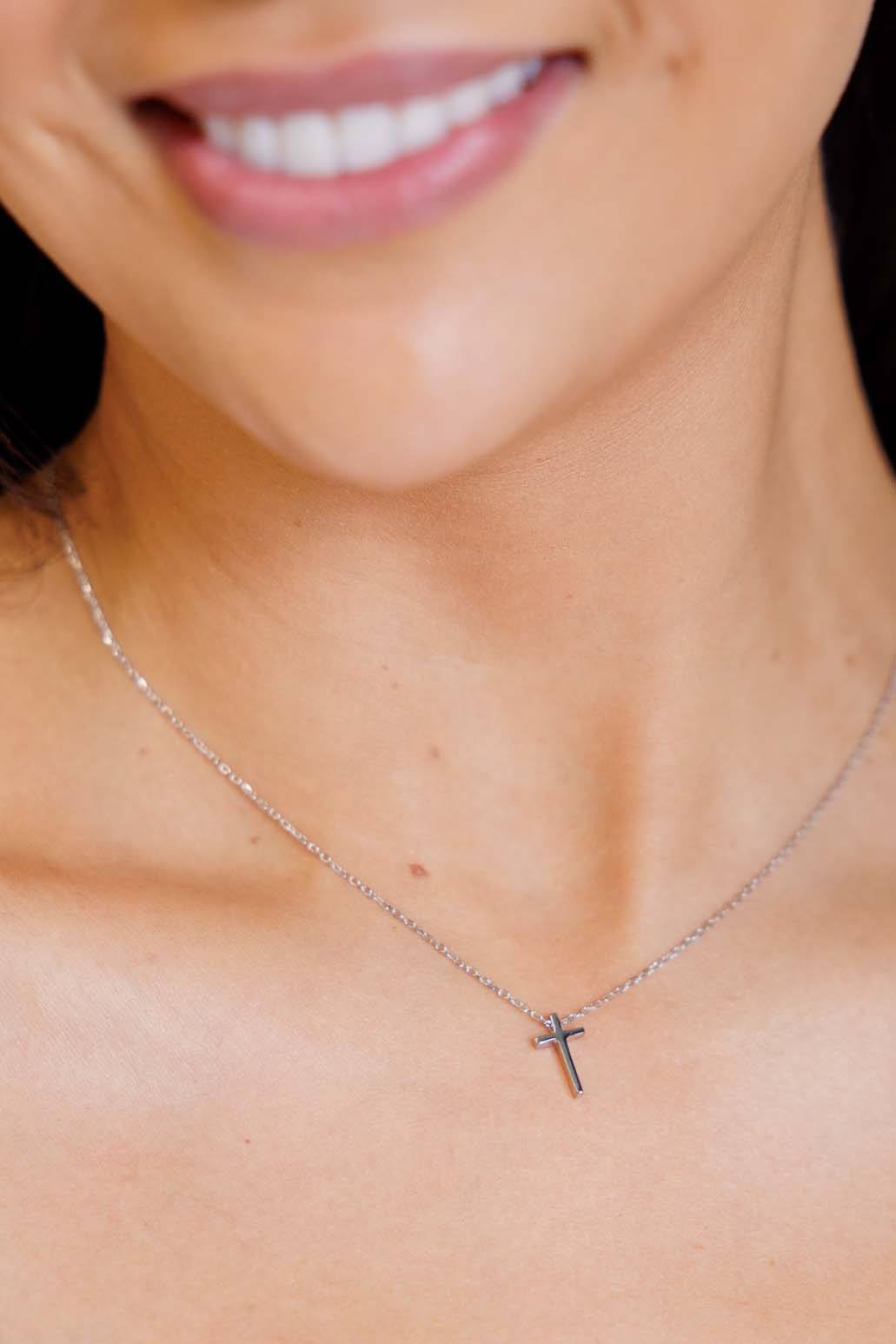 Accessories - Dainty Silver Cross Necklace