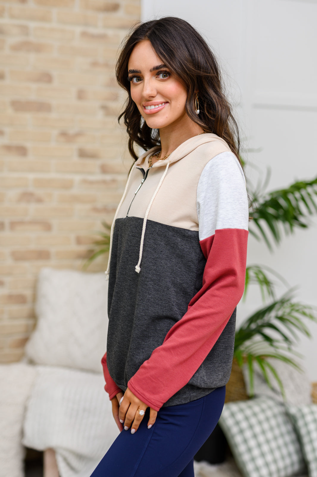 Womens - Edge Of The Mountain Hooded Pullover