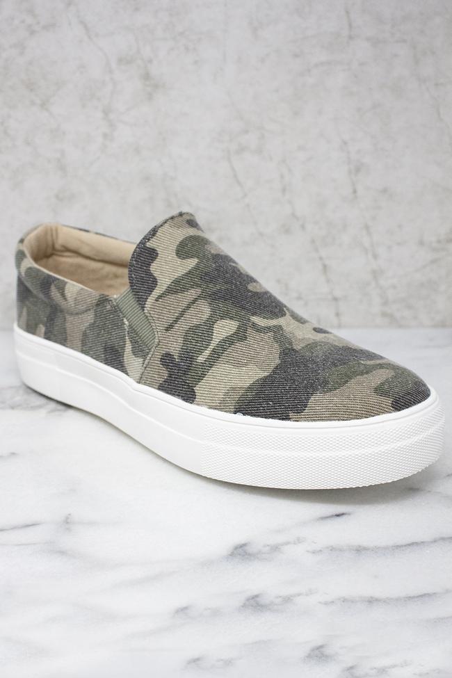 Giftmas - Slip Into Style Slip On Sneakers - Camo