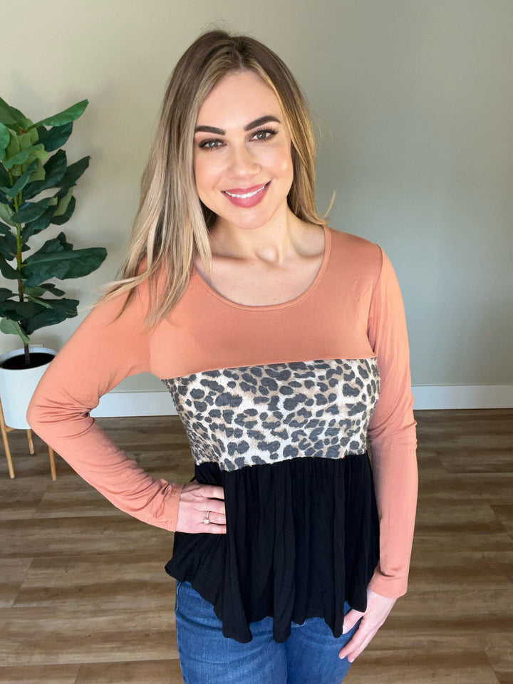 Color Block Tiered Babydoll Top In Leopard Blush