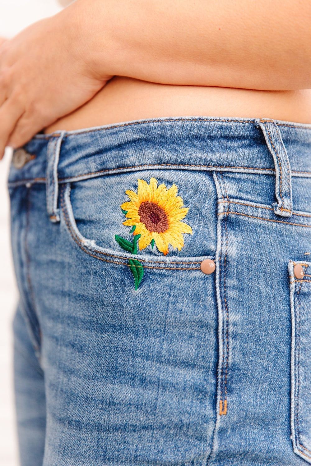 Womens - Hi-Rise Relaxed Sunflower Embroidery Jeans