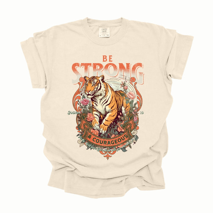 T-shirt - Be Strong And Courageous Graphic Tee