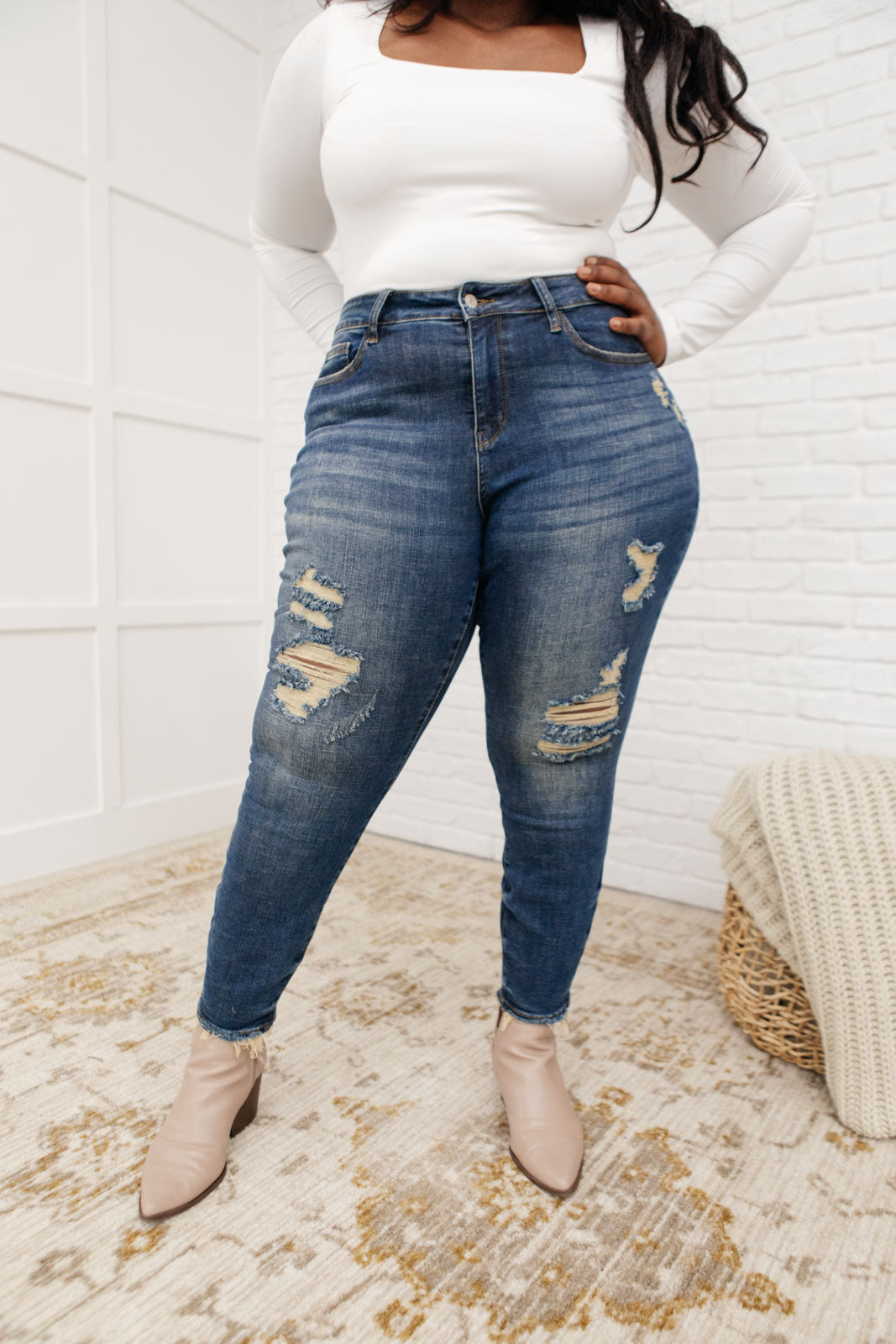 Womens - Mid-Rise Destroyed Relaxed Fit Jeans