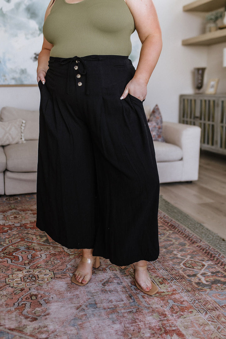 Womens - Modern Classic Wide Leg Crop Pants In Black