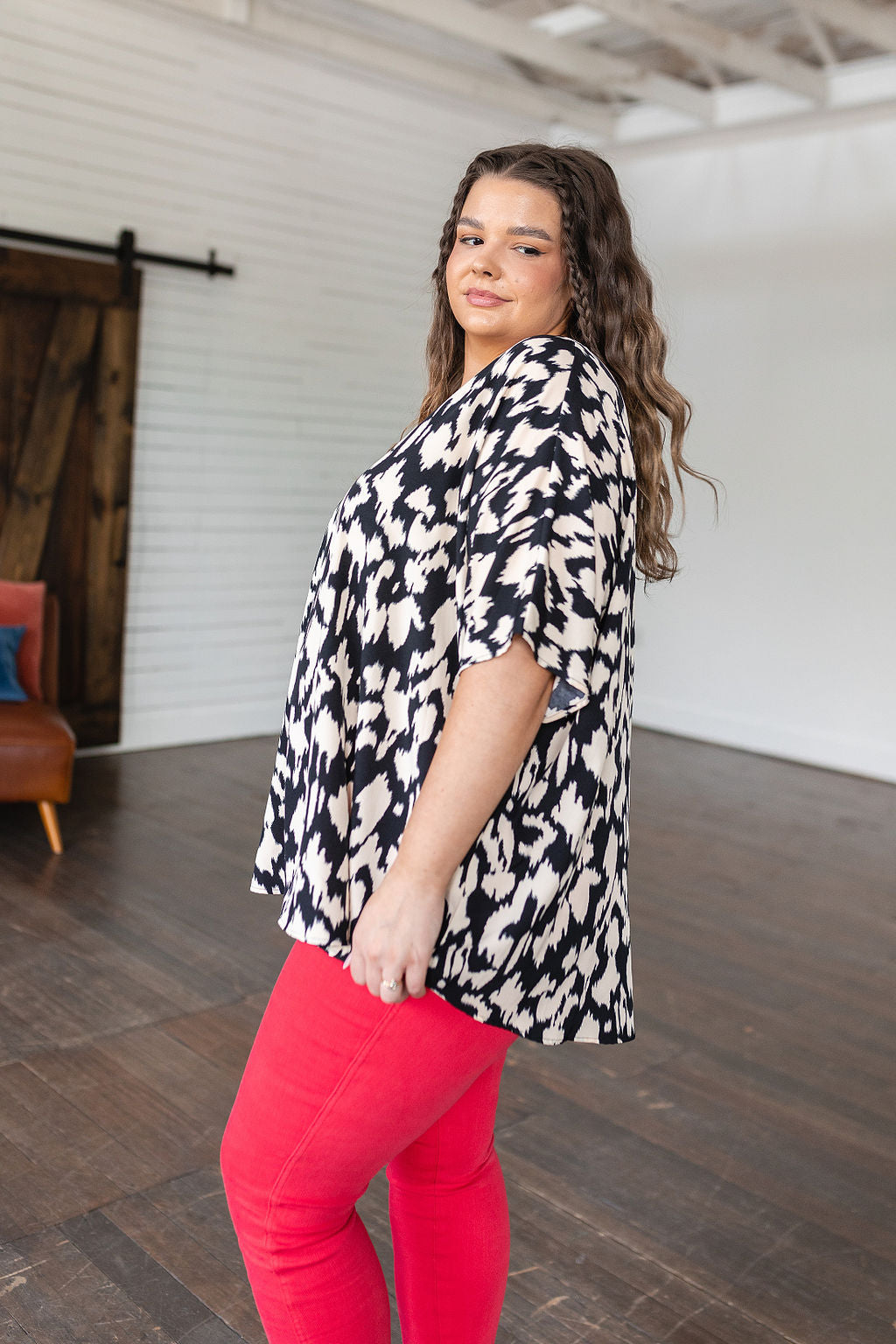 Tops - Unforgettable V-Neck Animal Print Blouse In Black