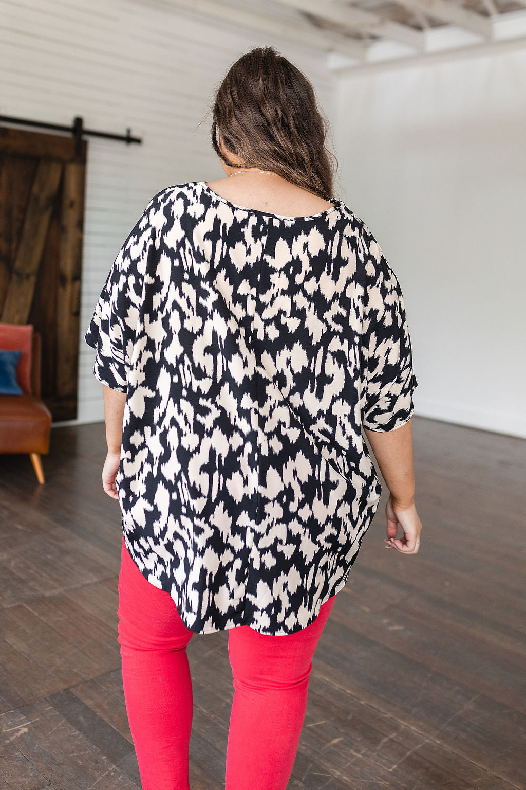 Tops - Unforgettable V-Neck Animal Print Blouse In Black