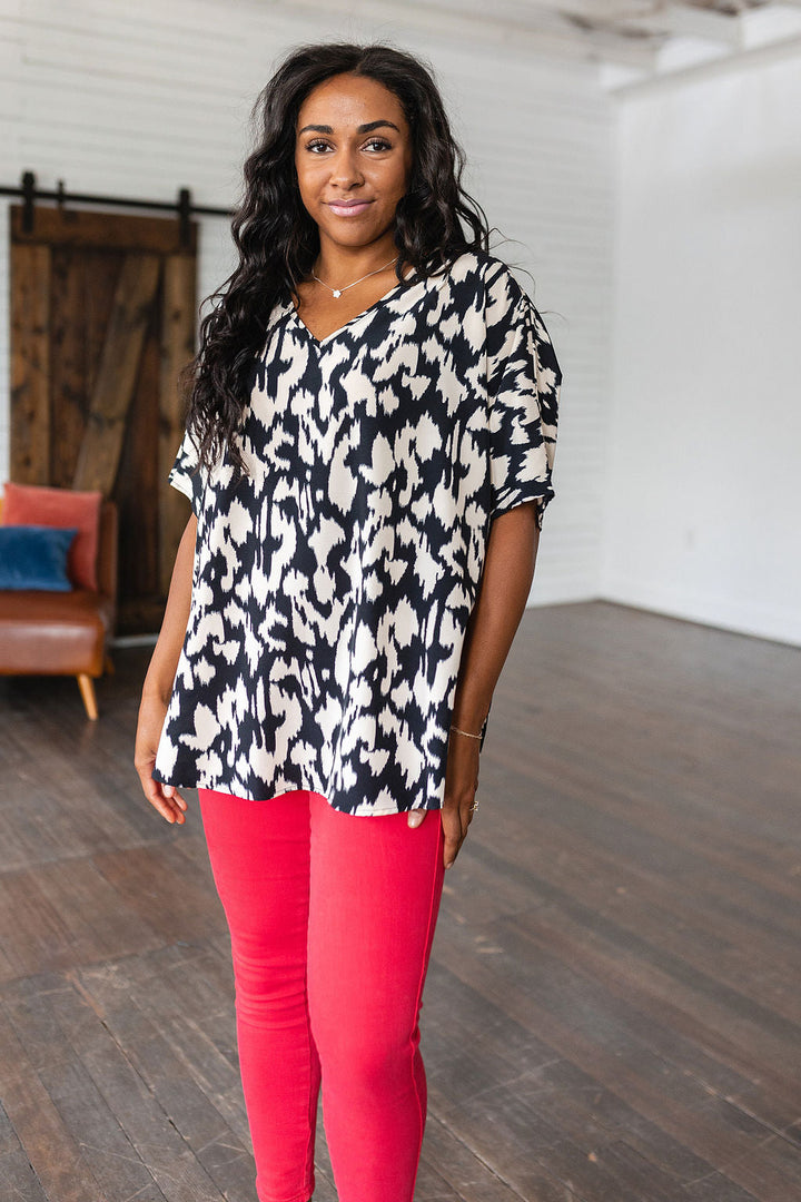 Tops - Unforgettable V-Neck Animal Print Blouse In Black