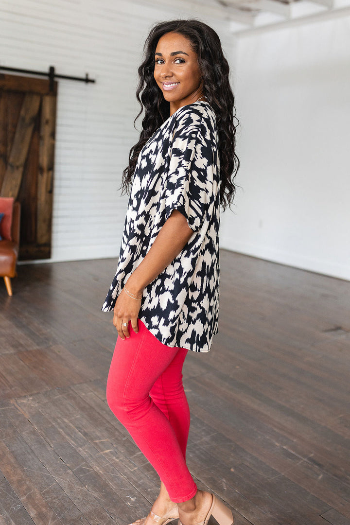 Tops - Unforgettable V-Neck Animal Print Blouse In Black