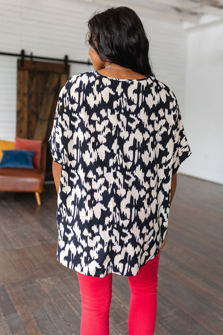 Tops - Unforgettable V-Neck Animal Print Blouse In Black