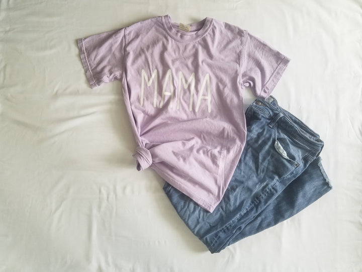 T-shirt - Simple Sayings Mama Comfort Colors Short Sleeve Shirt