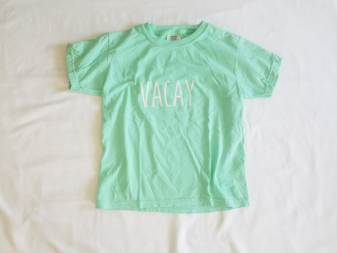 T-shirt - Simple Sayings Vacay Comfort Colors Youth Short Sleeve T-shirt