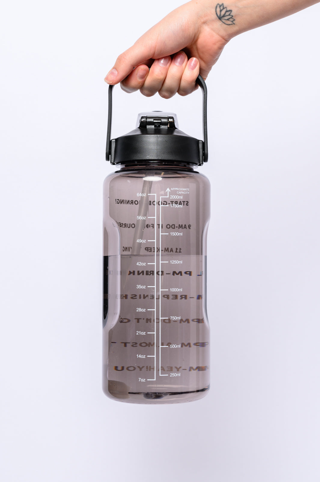 Womens - Elevated Water Tracking Bottle In Black