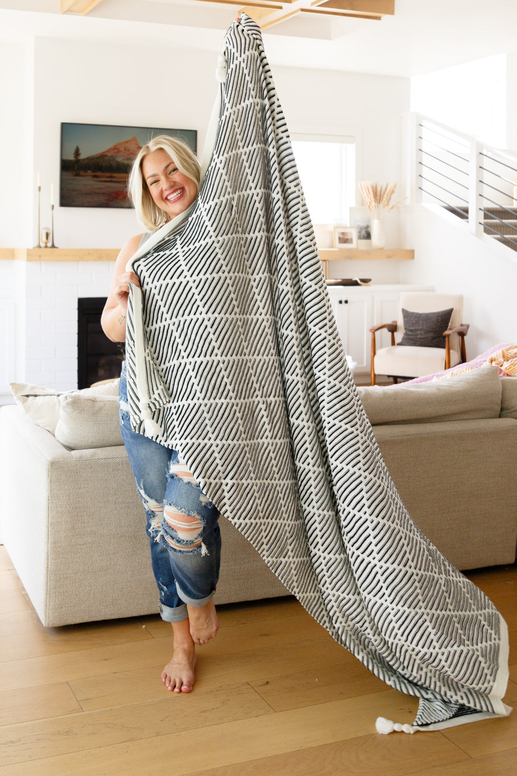 Womens - Everett Blanket Single Cuddle Size In Black & White