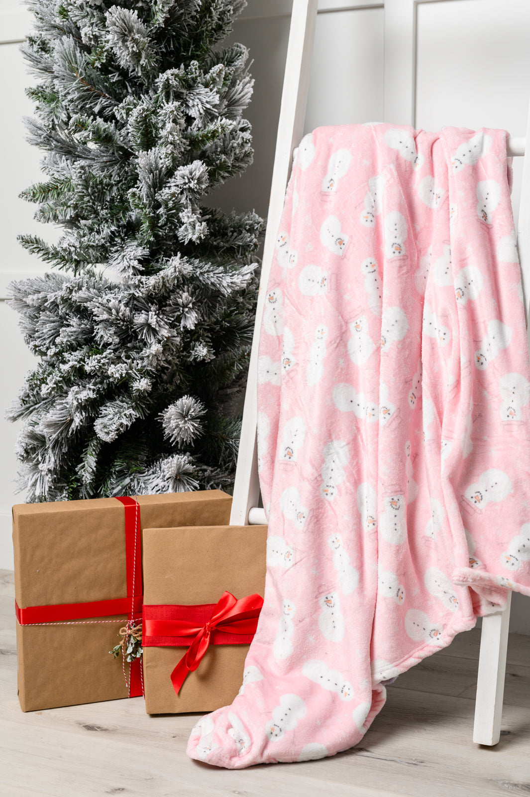 Womens - Holiday Fleece Blanket In Pink Snowman