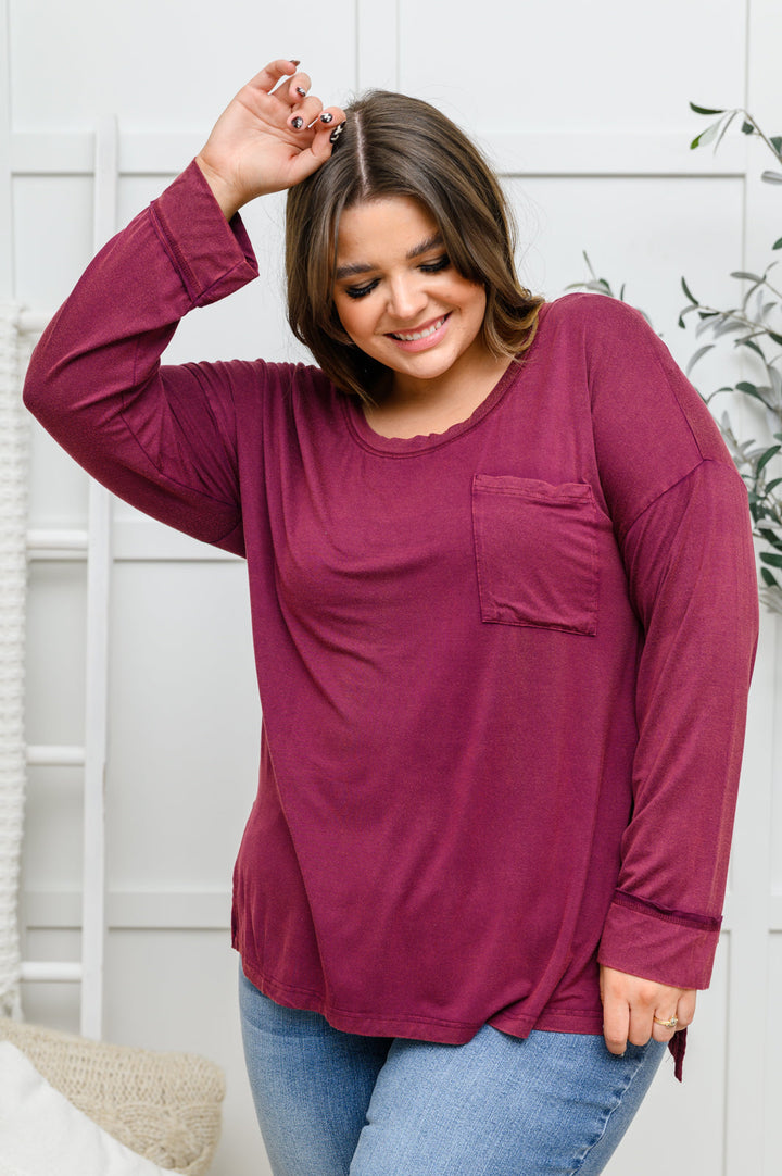 Womens - Long Sleeve Knit Top With Pocket In Burgundy