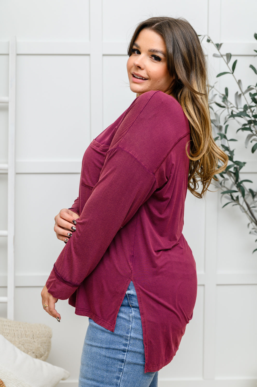 Womens - Long Sleeve Knit Top With Pocket In Burgundy