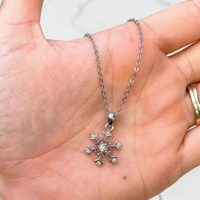 Womens - PREORDER: Cubic Zirconia Snowflake Pendant Necklace In White Gold