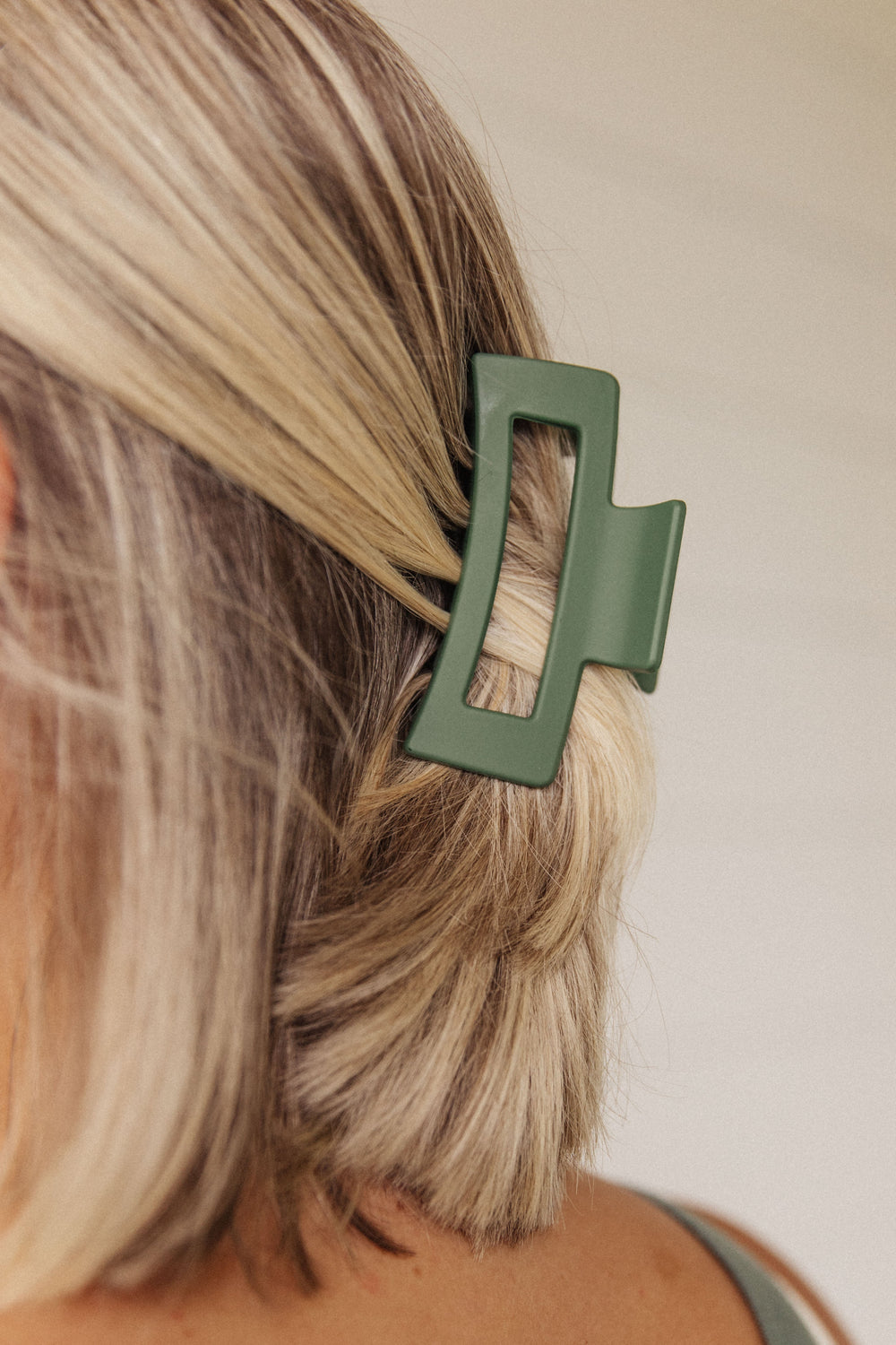 Womens - Rectangle Claw Clip In Matte Moss
