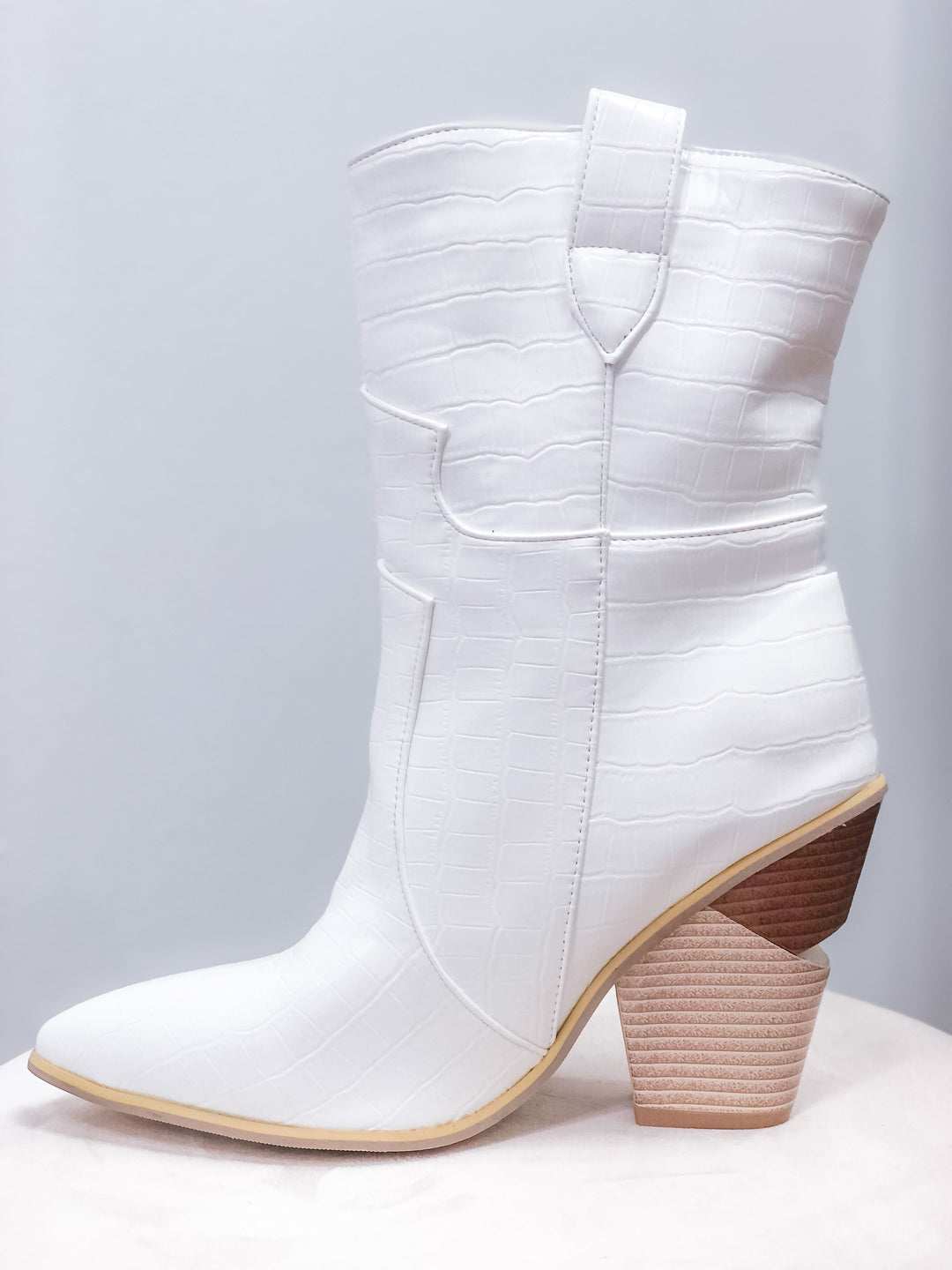 WS 610 Shoes - Coachella White Western Bootie