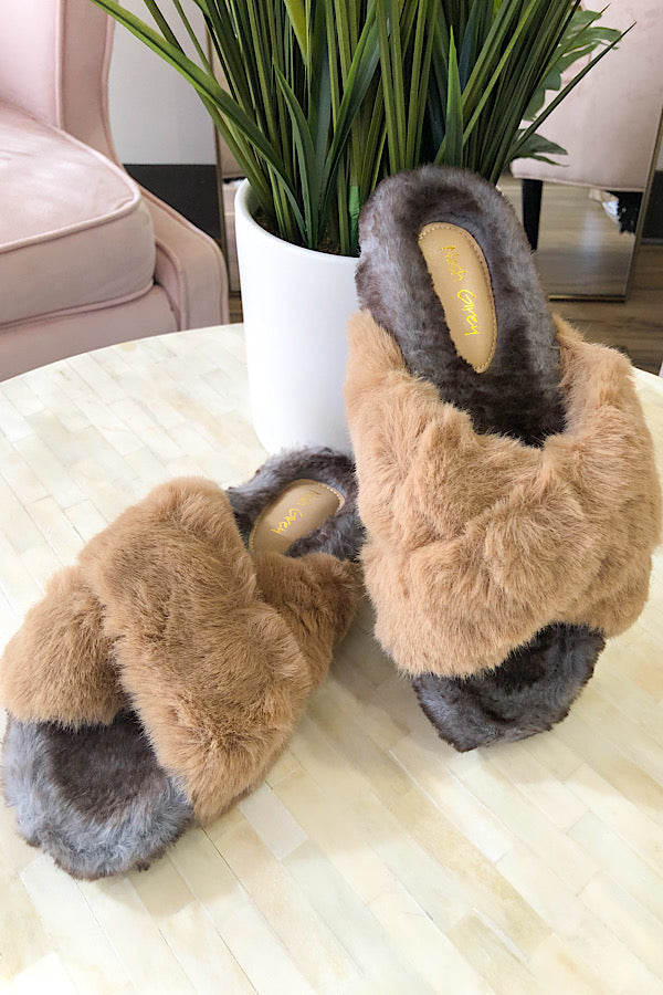 WS 610 Shoes - Feeling Cozy Brown Slippers