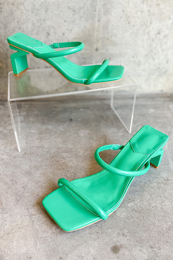 WS 610 Shoes - Green Strappy Square Toe Heel