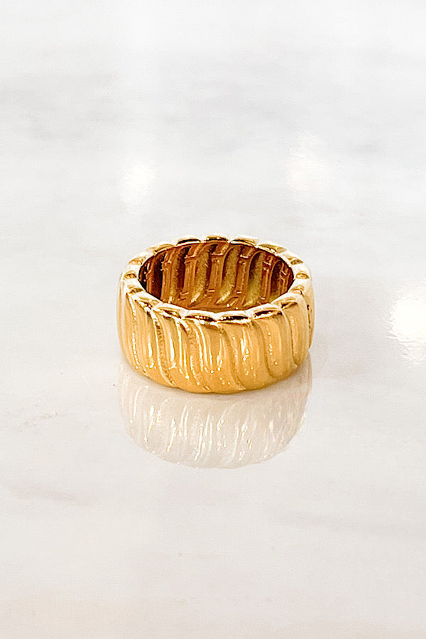 WS 630 Jewelry - Natural Elements Chunky Gold Ribbed Ring