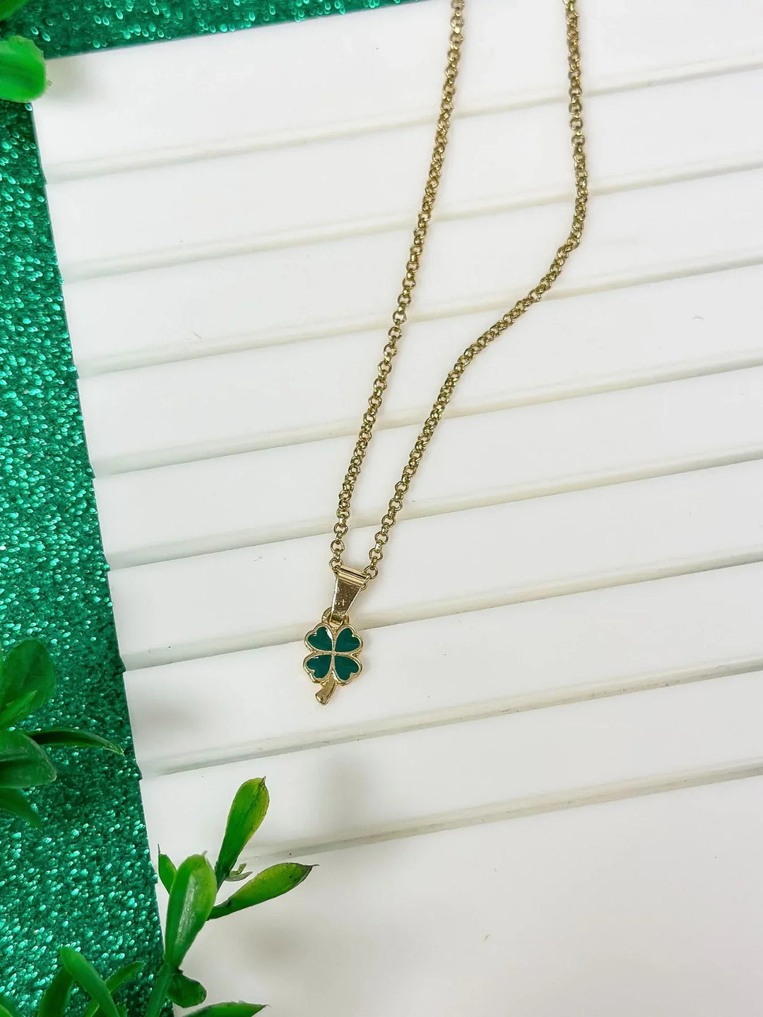 PREORDER: Simple Clover Pendant Necklace